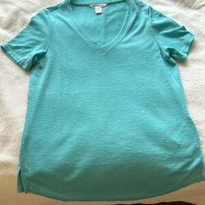 Athleta Easy Breezy VTee t-shirt size small aqua color